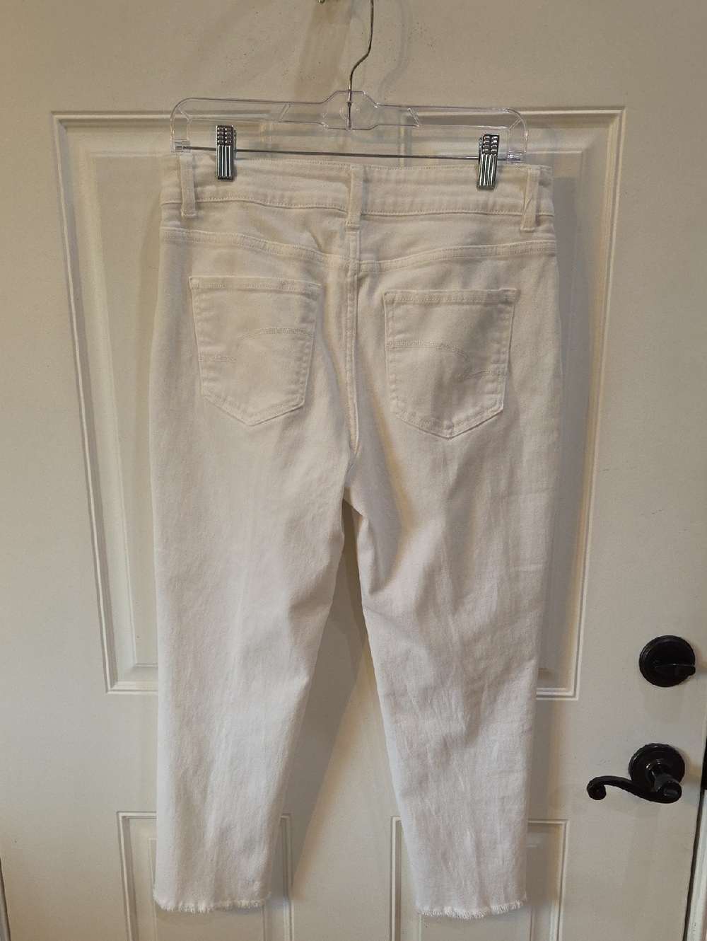 Time and Tru White Mid-Rise Skinny Capris - Picture 4 of 4
